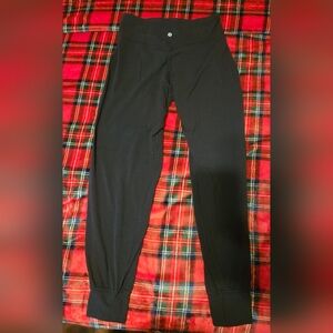 Lululemon Ready to Rulu high-rise joggers. SIZE 8 BLACK